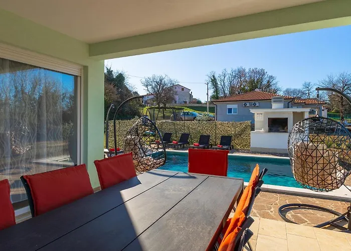 Villa Beautiful Petar With Pool In Brtonigla