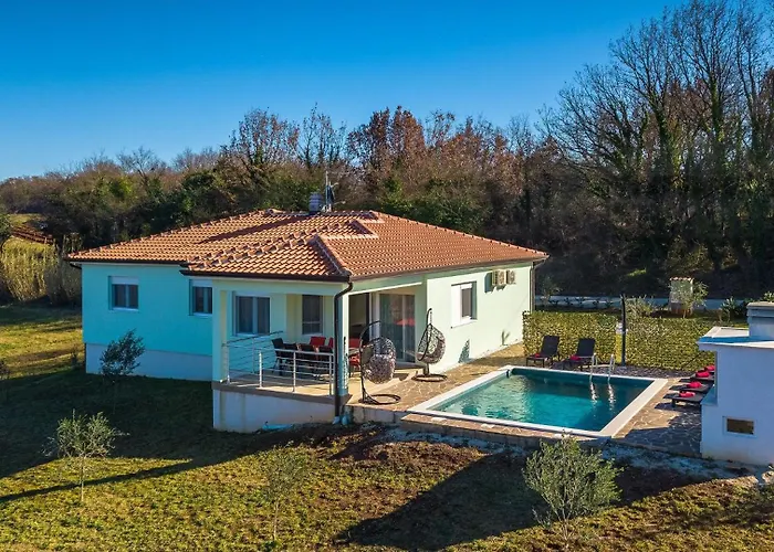 Beautiful Petar With Pool In Brtonigla Buroli