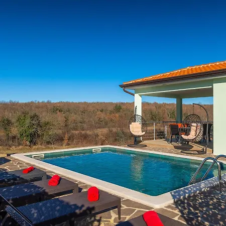 Beautiful Petar With Pool In Brtonigla Villa Buroli