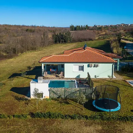 Villa Beautiful Petar With Pool In Brtonigla Buroli
